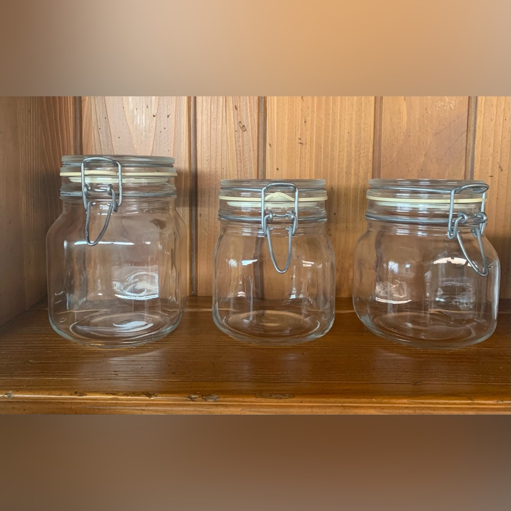 FIDENZA IDEE IN VETRO ITALY ONLY GLASS 
Glass Storage Jars with Silver Lids